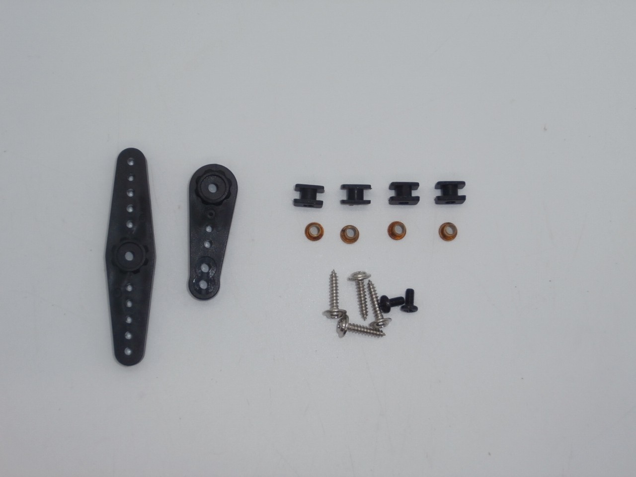 FG Plastic Servo Arms for large servos 2pcs+mounting kit