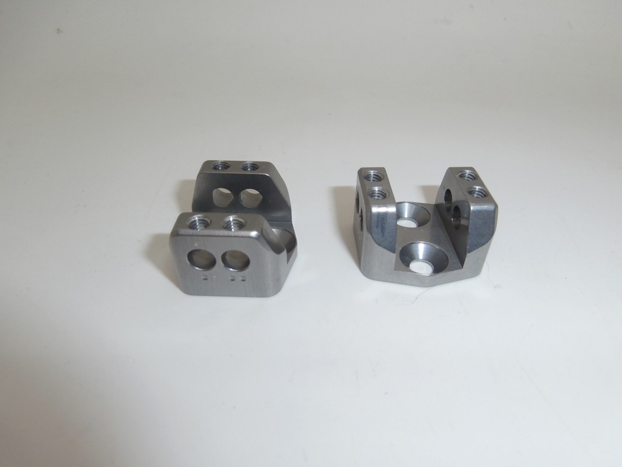 Rear Arm Support  with 2 Holes, FR2, 2pcs